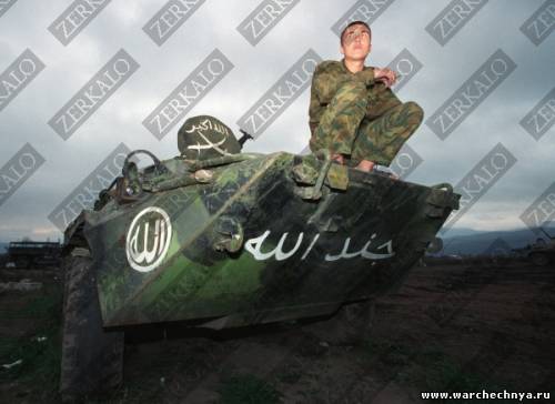 На захваченной у боевиков технике